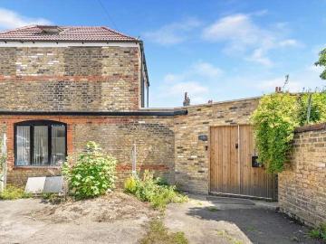2 Bedroom Semi Detached House