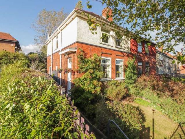 2 Bedroom Semi Detached House