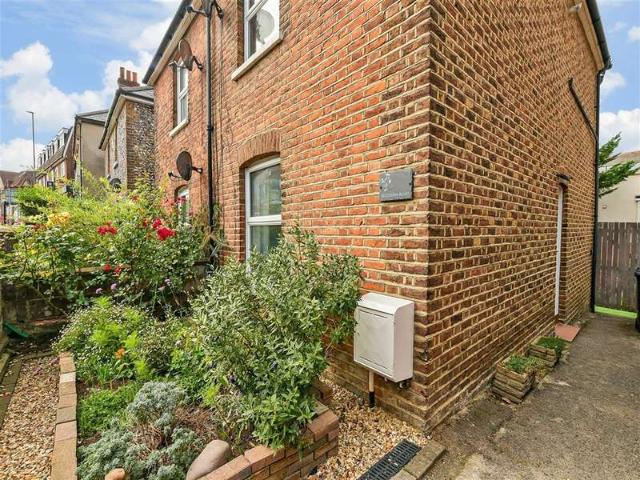 2 Bedroom Semi Detached House
