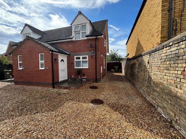 2 Bedroom Semi Detached House