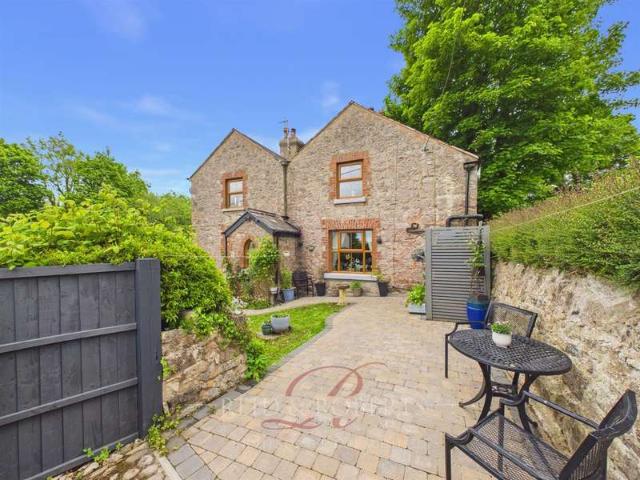 2 Bedroom Semi Detached House