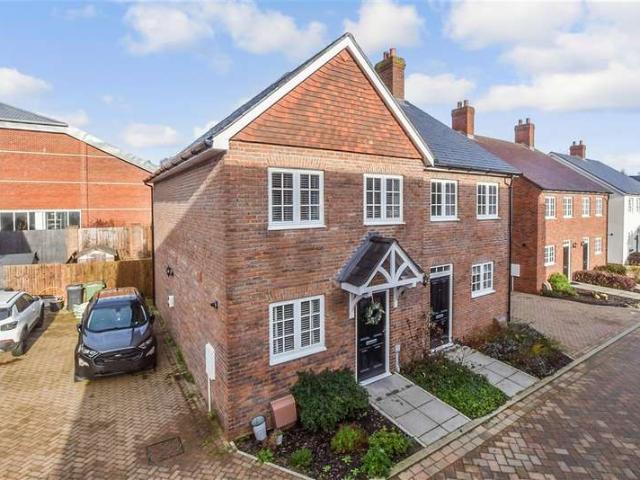 2 Bedroom Semi Detached House