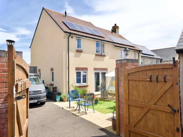 2 Bedroom Semi Detached House