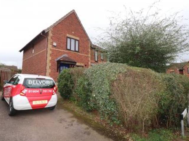 2 bedroom Semi detached house To Let