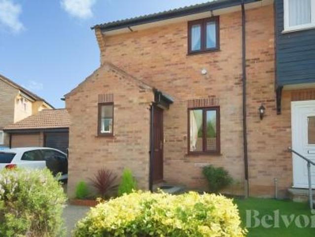 2 bedroom Semi detached house To Let