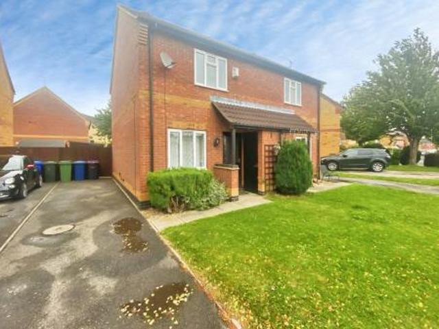 2 bedroom Semi detached house To Let
