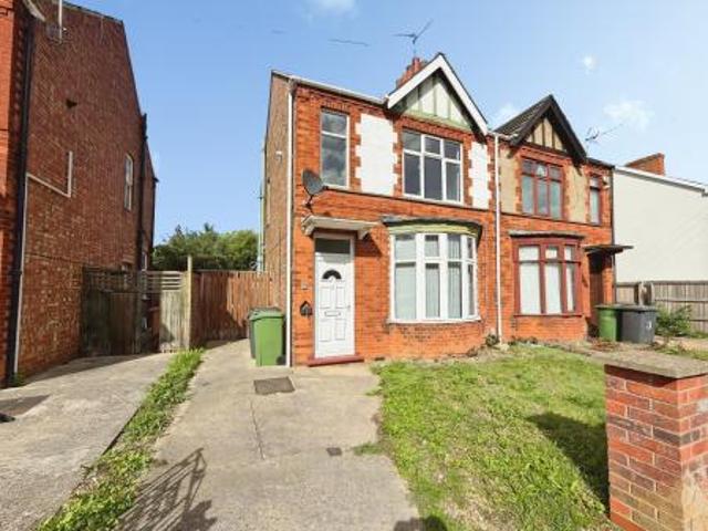 2 bedroom Semi detached house To Let
