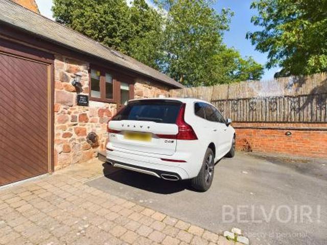 2 bedroom Semi detached house To Let