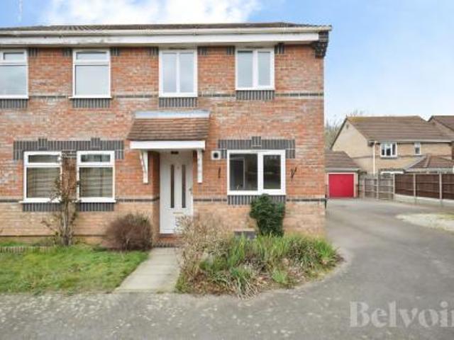 2 bedroom Semi detached house To Let