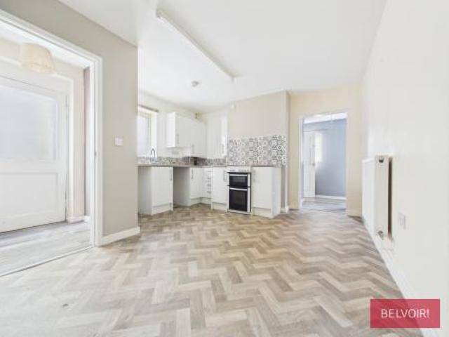 2 bedroom Semi detached house To Let