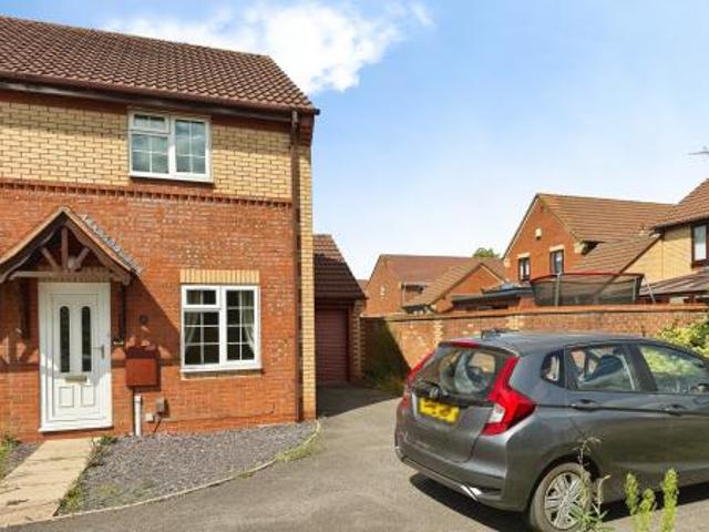 2 bedroom Semi detached house To Let