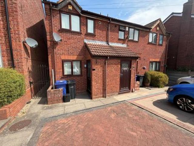 2 bedroom Semi detached house To Let
