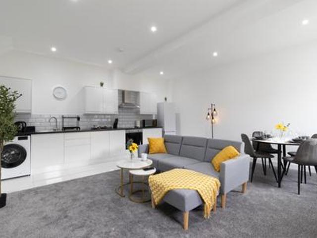 2 bedroom Semi detached house To Let
