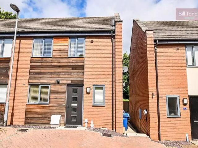 2 Bedroom Semi Detached House To Let in Lichfield, WS14