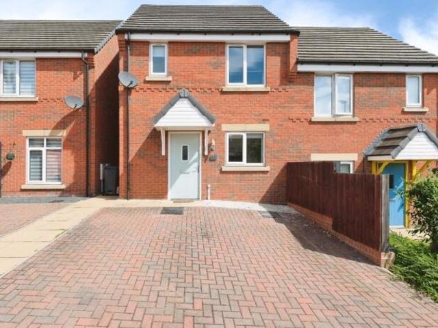 2 Bedroom Semi Detached House To Let in Mansfield, NG20