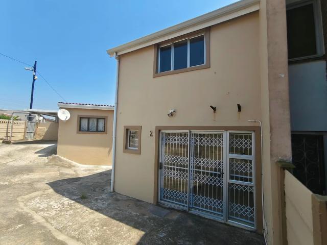 2 bedroom semi detached house to let in Westcliff