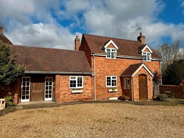 2 Bedroom Semi Detached House To Rent In Oxford Road, Rugby, CV23