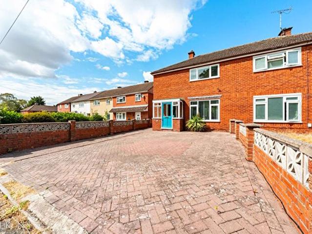 2 Bedroom Semi Detached House To Rent In Hawthorne Avenue, Tamworth, Staffordshire, B79