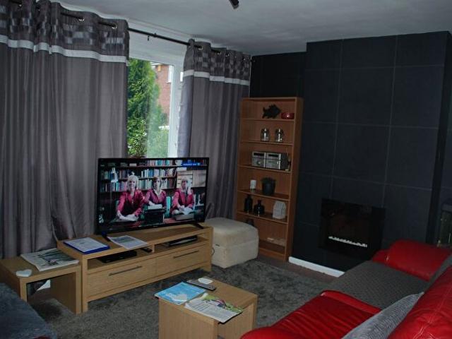 2 Bedroom Semi Detached House To Rent In Heddington Close, Leicester, LE2