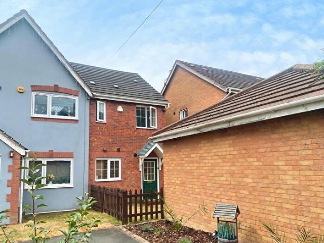 2 Bedroom Semi Detached House To Rent In Hedge Way, Nuneaton, Warwickshire, CV10