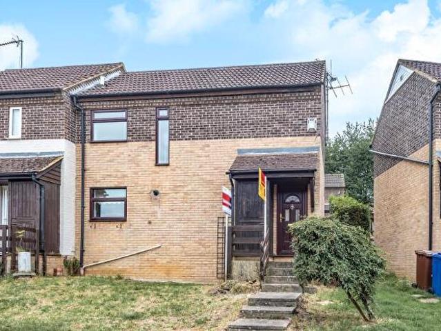 2 Bedroom Semi Detached House To Rent In The Camellias, Banbury, OX16