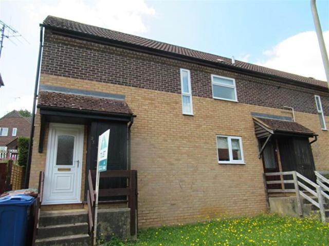 2 Bedroom Semi Detached House To Rent In The Camellias, Banbury, OX16