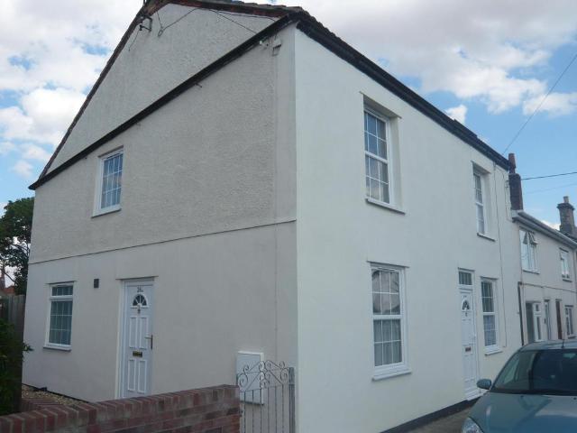 2 bedroom semi detached house to rent