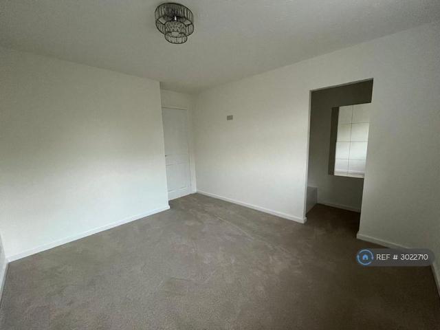 2 bedroom semi detached house to rent