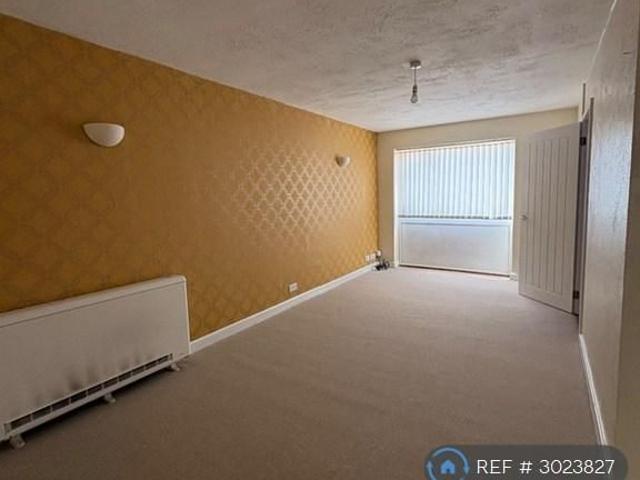 2 bedroom semi detached house to rent