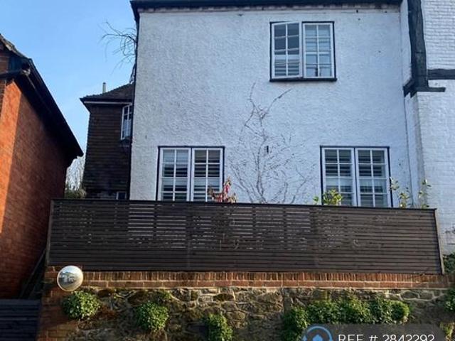2 bedroom semi detached house to rent