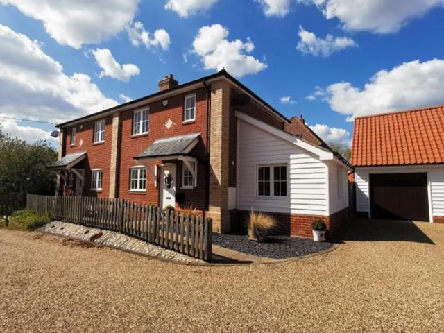 2 bedroom semi detached house to rent