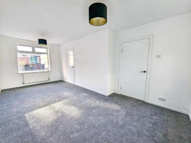 2 bedroom semi detached house to rent