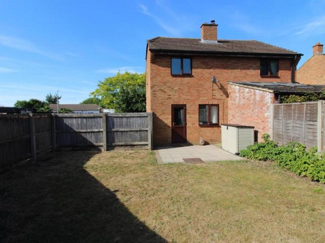 2 bedroom semi detached house to rent