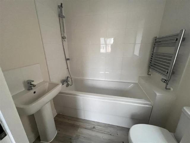 2 bedroom semi detached house to rent
