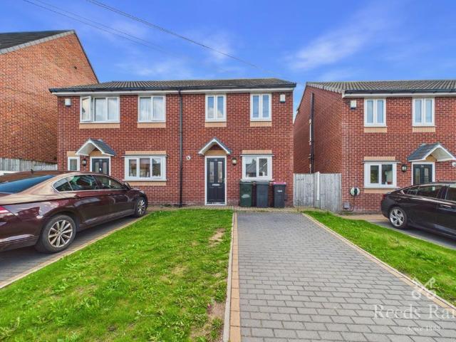 2 bedroom semi detached house to rent