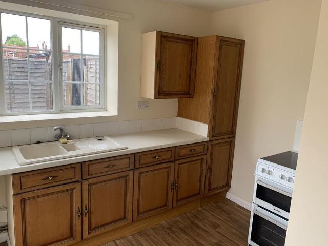 2 bedroom semi detached house to rent
