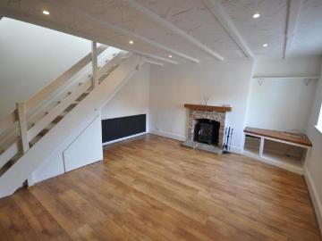 2 bedroom semi detached house to rent