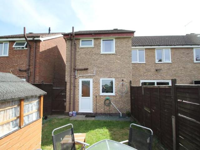 2 bedroom semi detached house to rent
