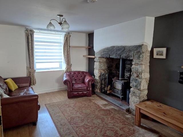 2 bedroom semi detached house to rent