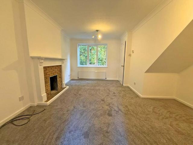 2 bedroom semi detached house to rent
