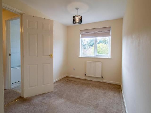 2 bedroom semi detached house to rent