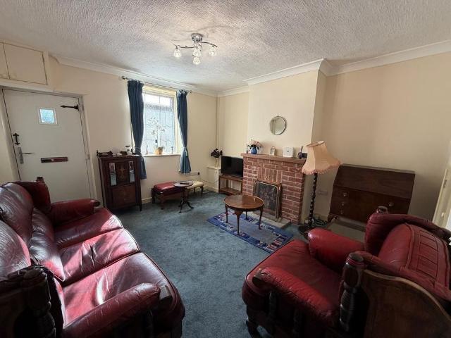 2 bedroom semi detached house to rent