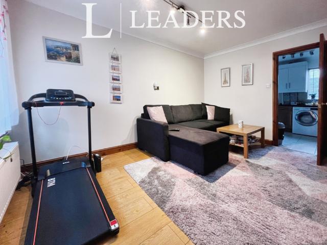 2 bedroom semi detached house to rent