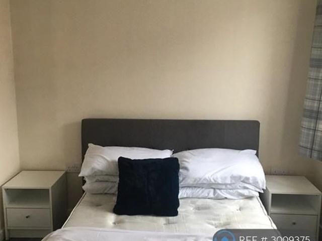 2 bedroom semi detached house to rent