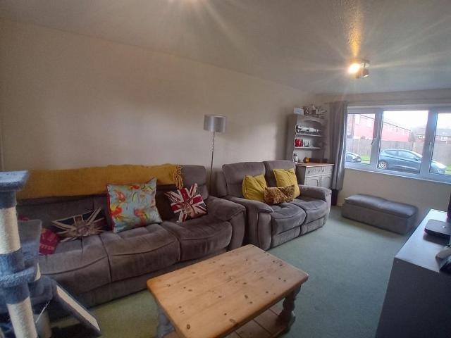 2 bedroom semi detached house to rent