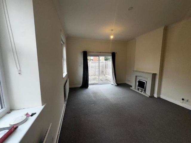 2 bedroom semi detached house to rent