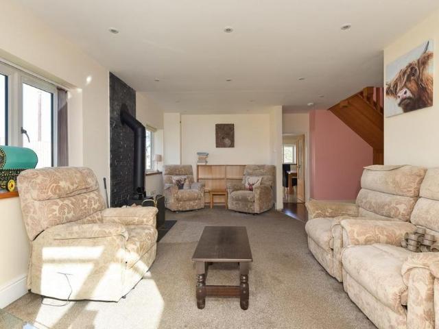 2 bedroom semi detached house to rent