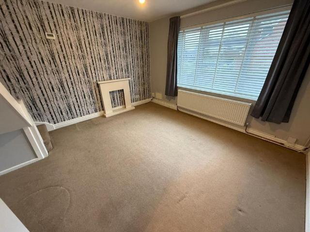 2 bedroom semi detached house to rent