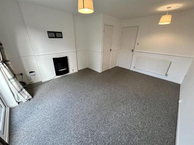 2 bedroom semi detached house to rent