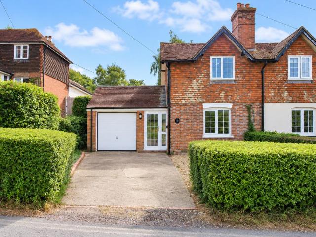 2 bedroom semi detached house to rent